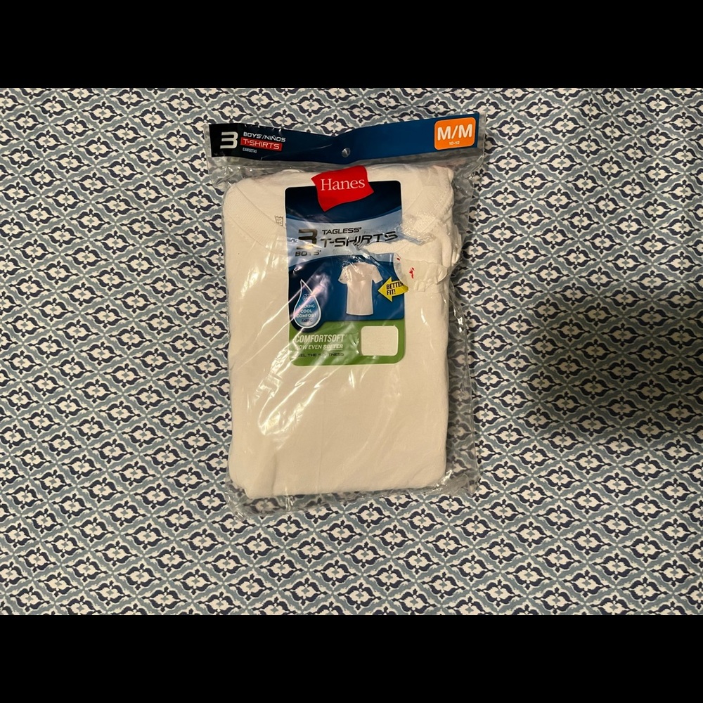 New in package size M 10–12 boys Hanes tagless
